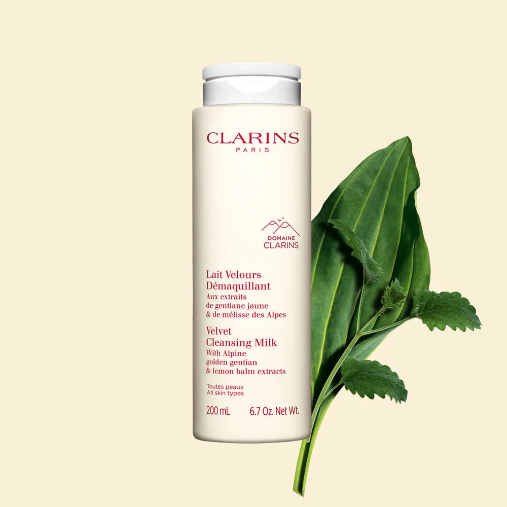 Clarins Velvet Cleansing Milk 200ml Clarins Velvet Cleansing Milk 200ml